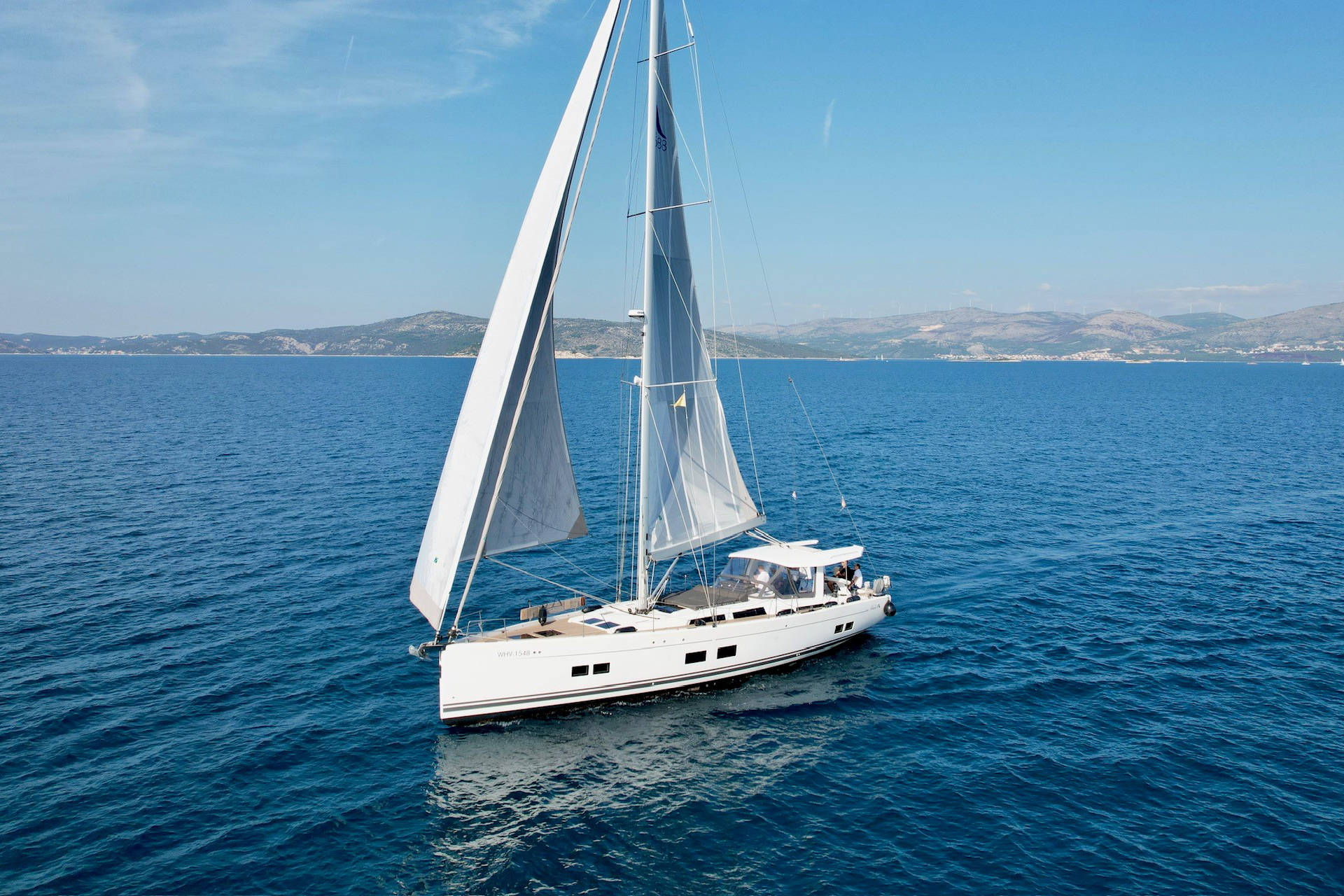 Hanse 588 - 3 + 1 cab. — photo 20
