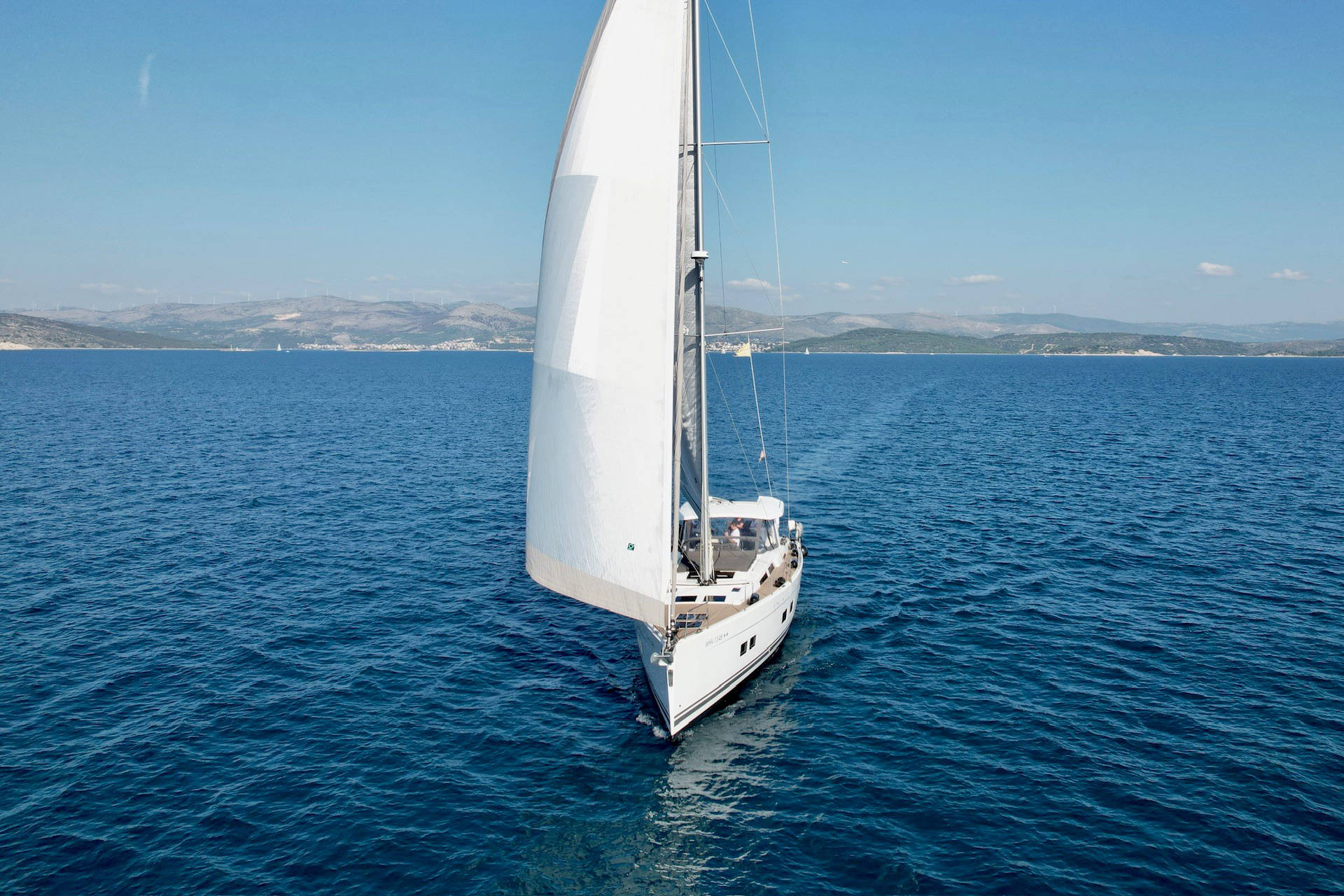 Hanse 588 - 3 + 1 cab. — photo 21