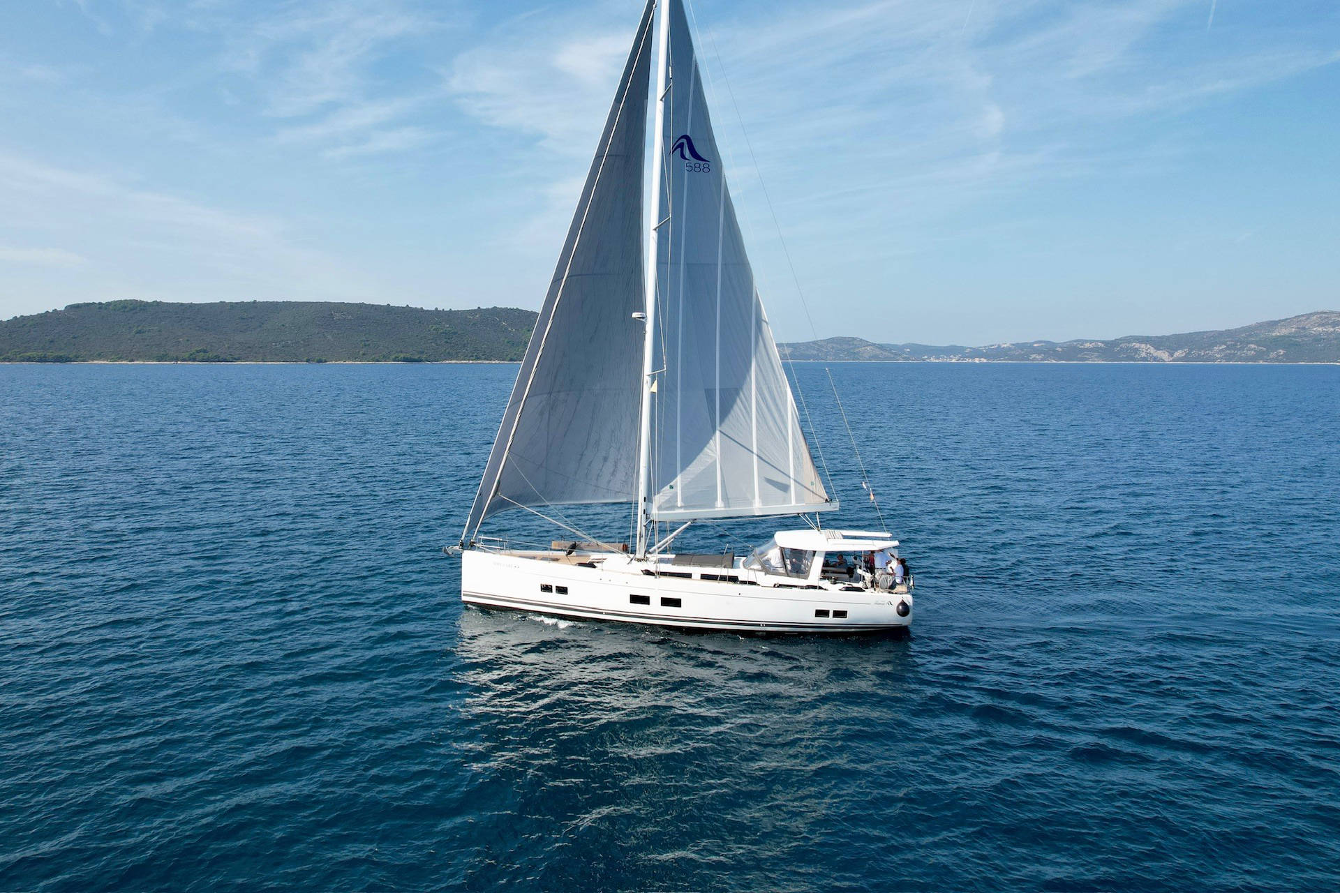Hanse 588 - 3 + 1 cab. — photo 22