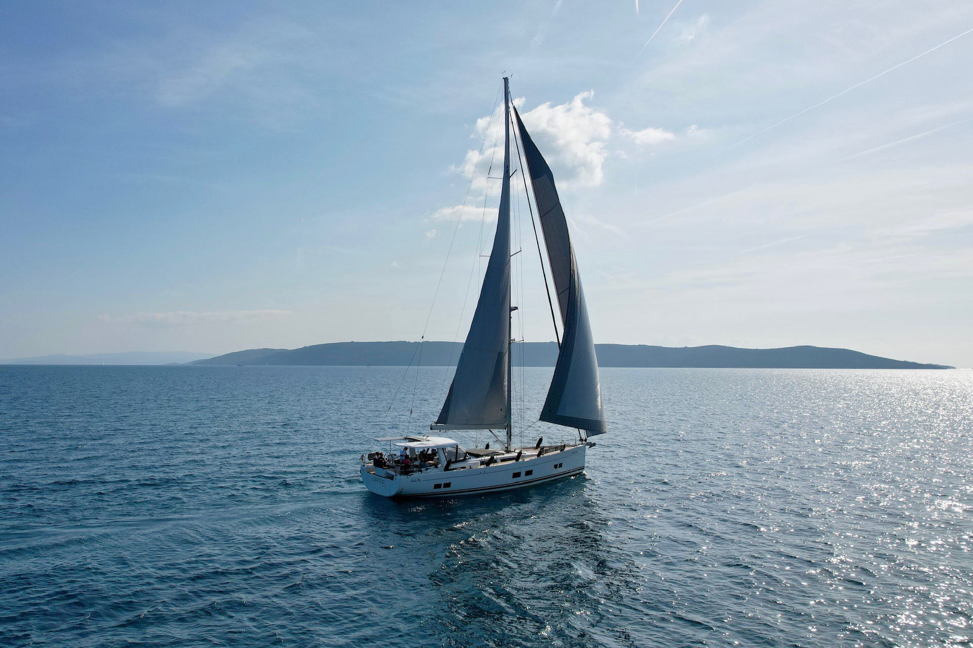Hanse 588 - 3 + 1 cab. — photo 24