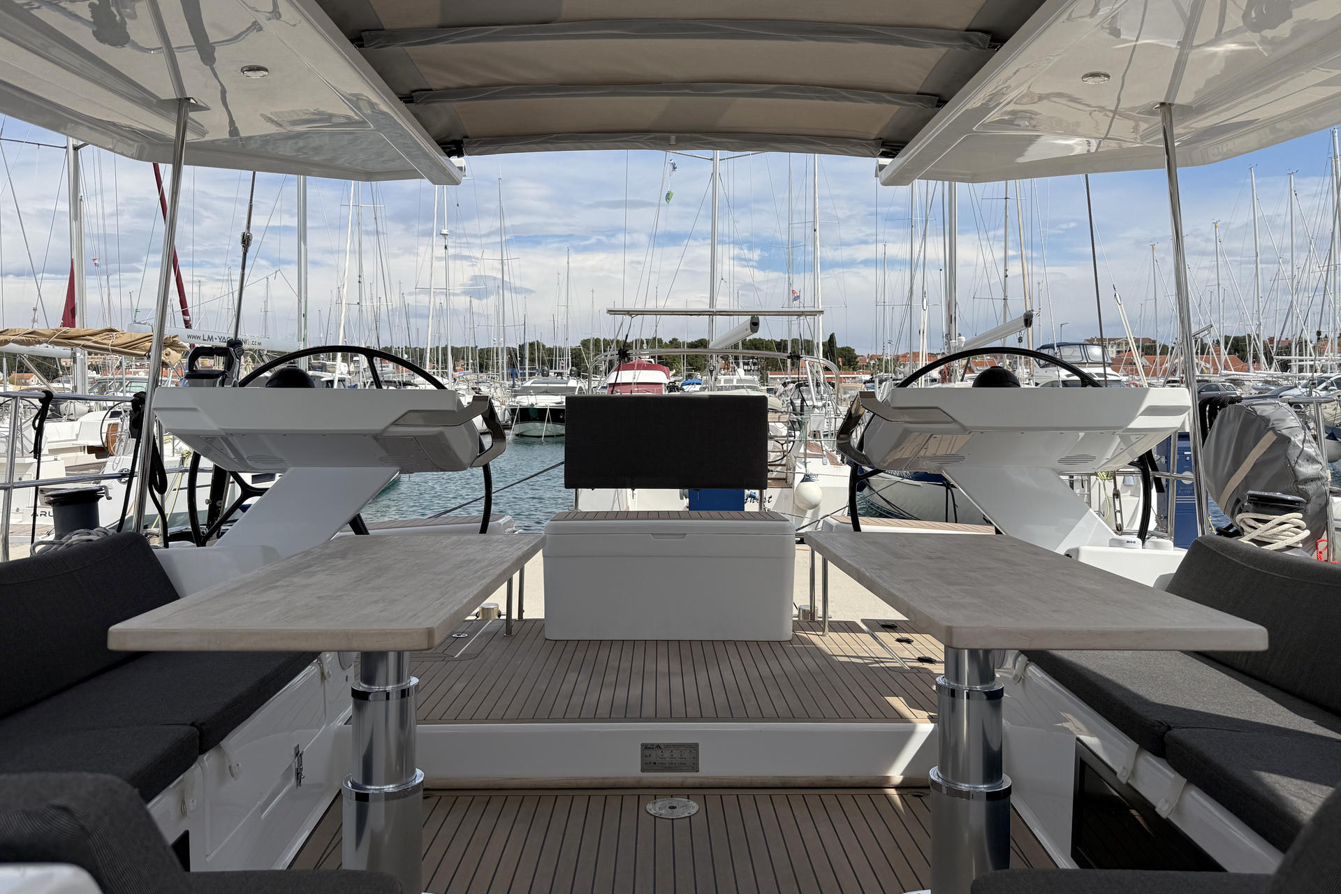Hanse 588 - 3 + 1 cab. — photo 37