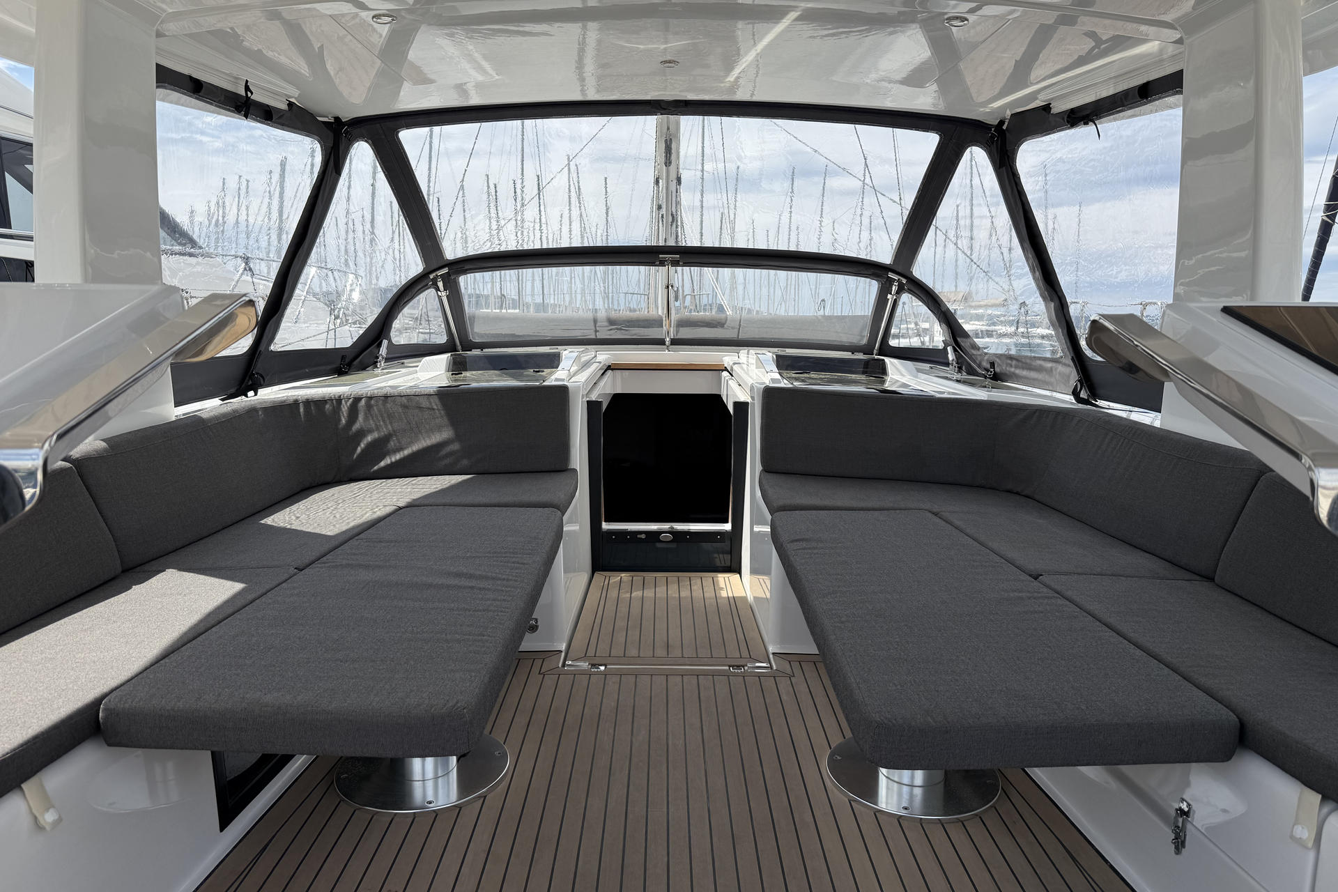 Hanse 588 - 3 + 1 cab. — photo 42