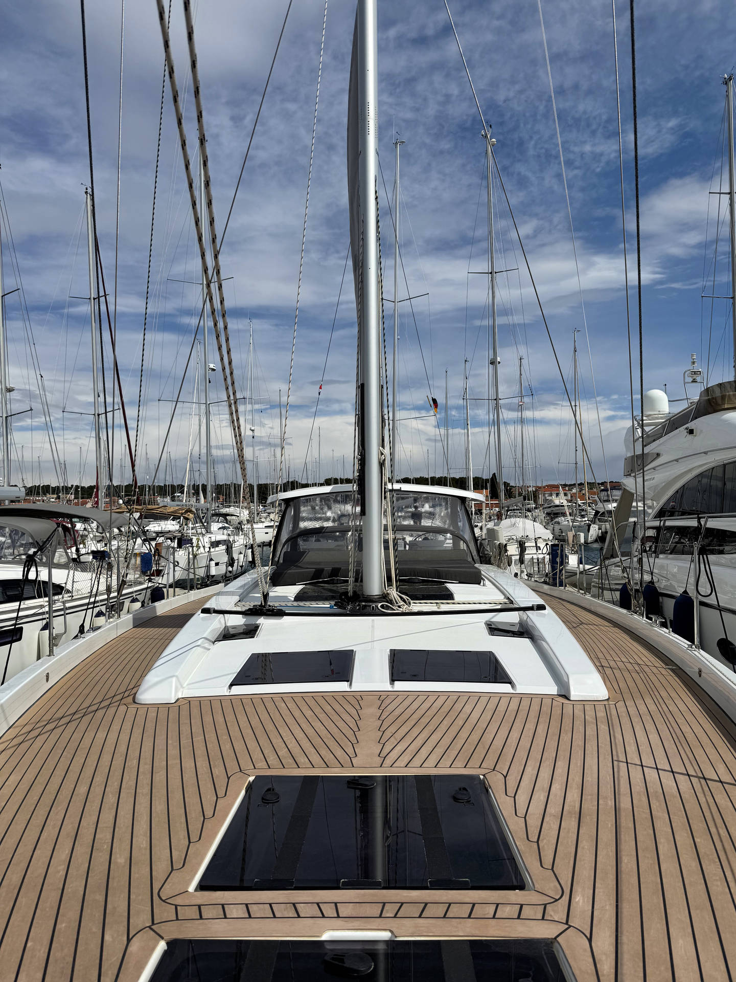 Hanse 588 - 3 + 1 cab. — photo 45