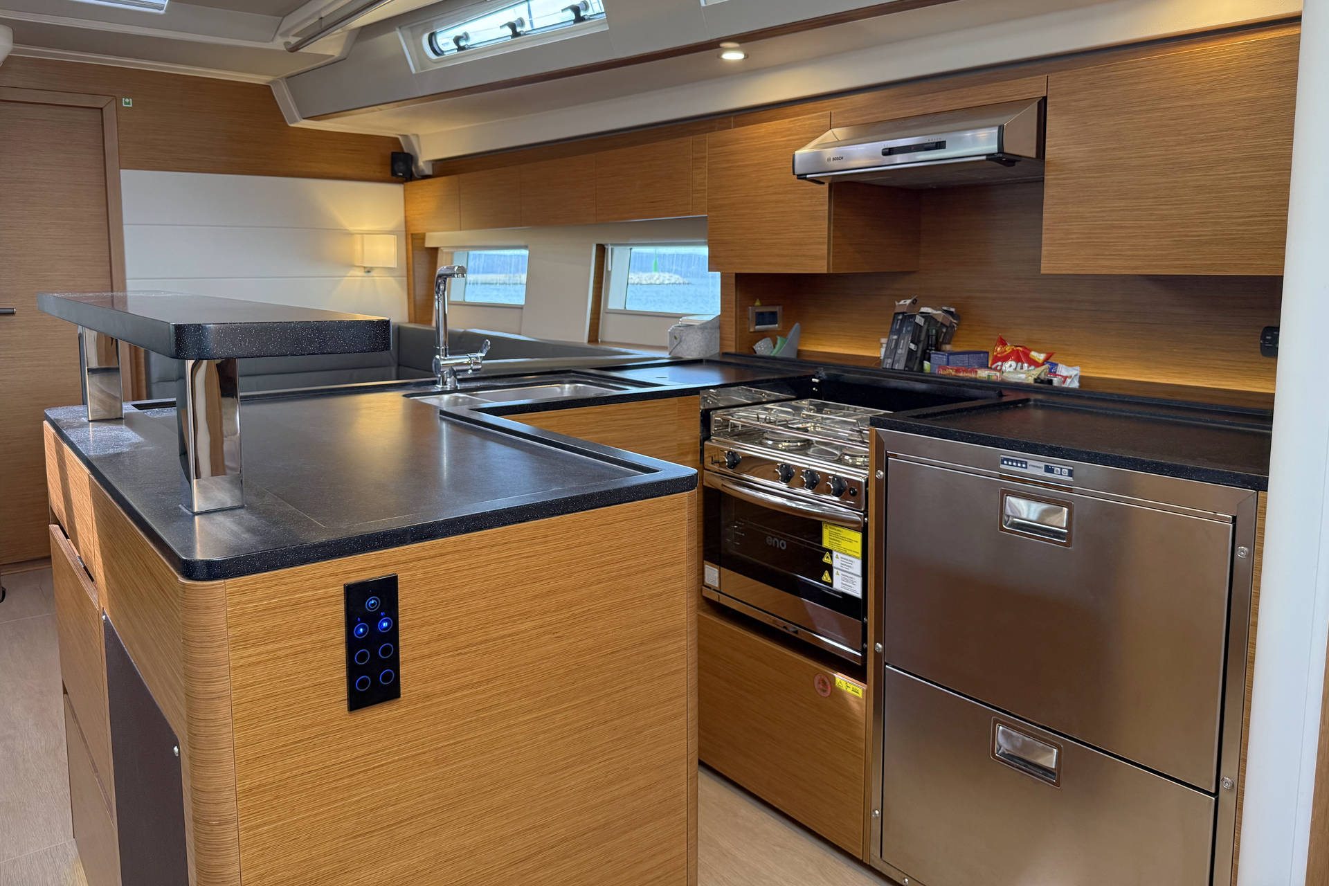 Hanse 588 - 3 + 1 cab. — photo 53