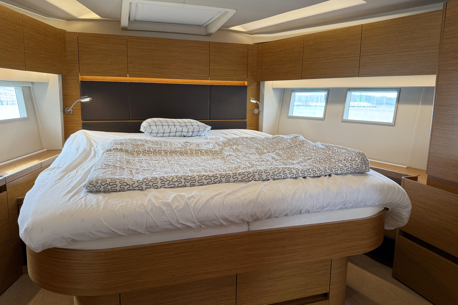 Hanse 588 - 3 + 1 cab. — photo 7