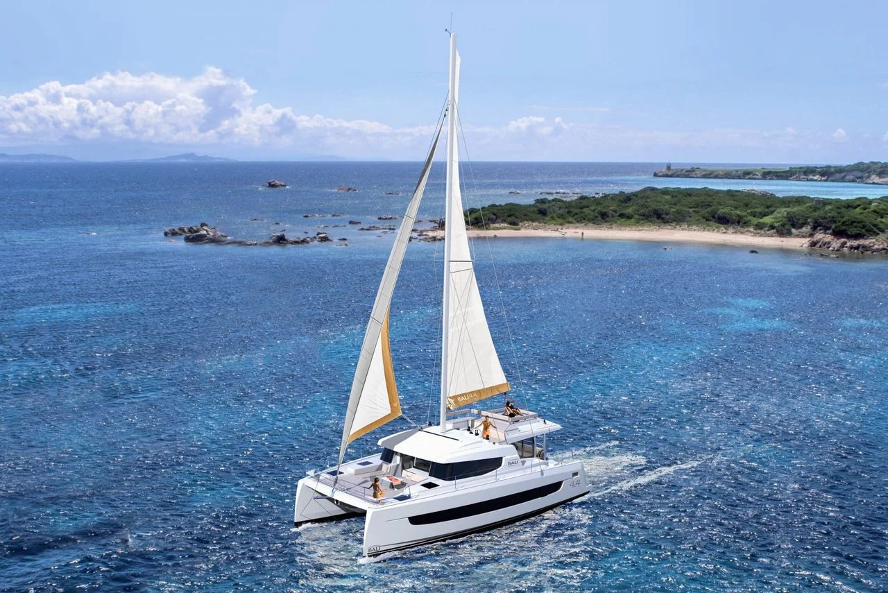 Bali 4.4 - 4 + 2 cab. (Blue Diamond)  - 3