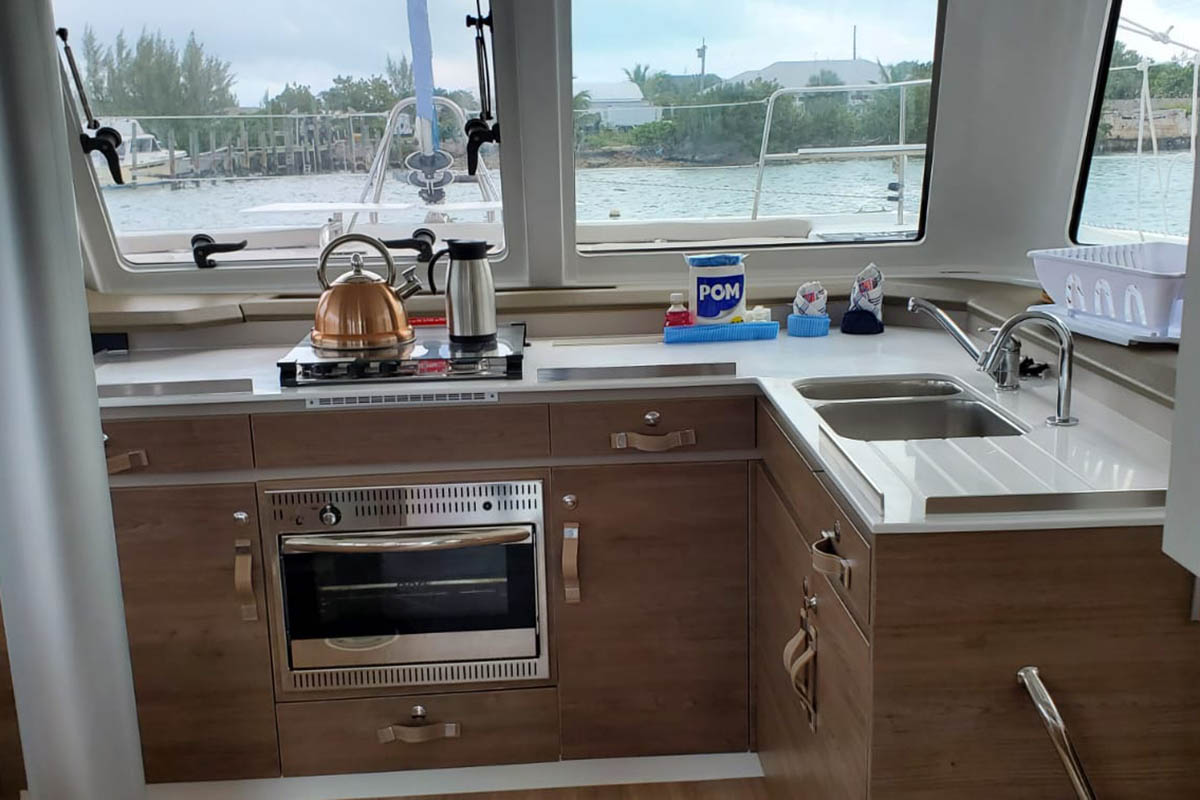 Photo #16 - Bali Catspace OW (Gabrielle Marie) in Marsh Harbour - 36949