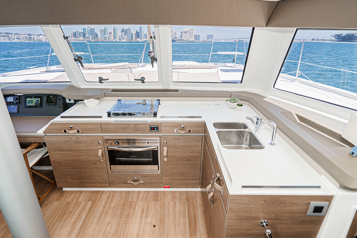 Photo #25 - Bali Catspace OW (Gabrielle Marie) in Marsh Harbour - 36949