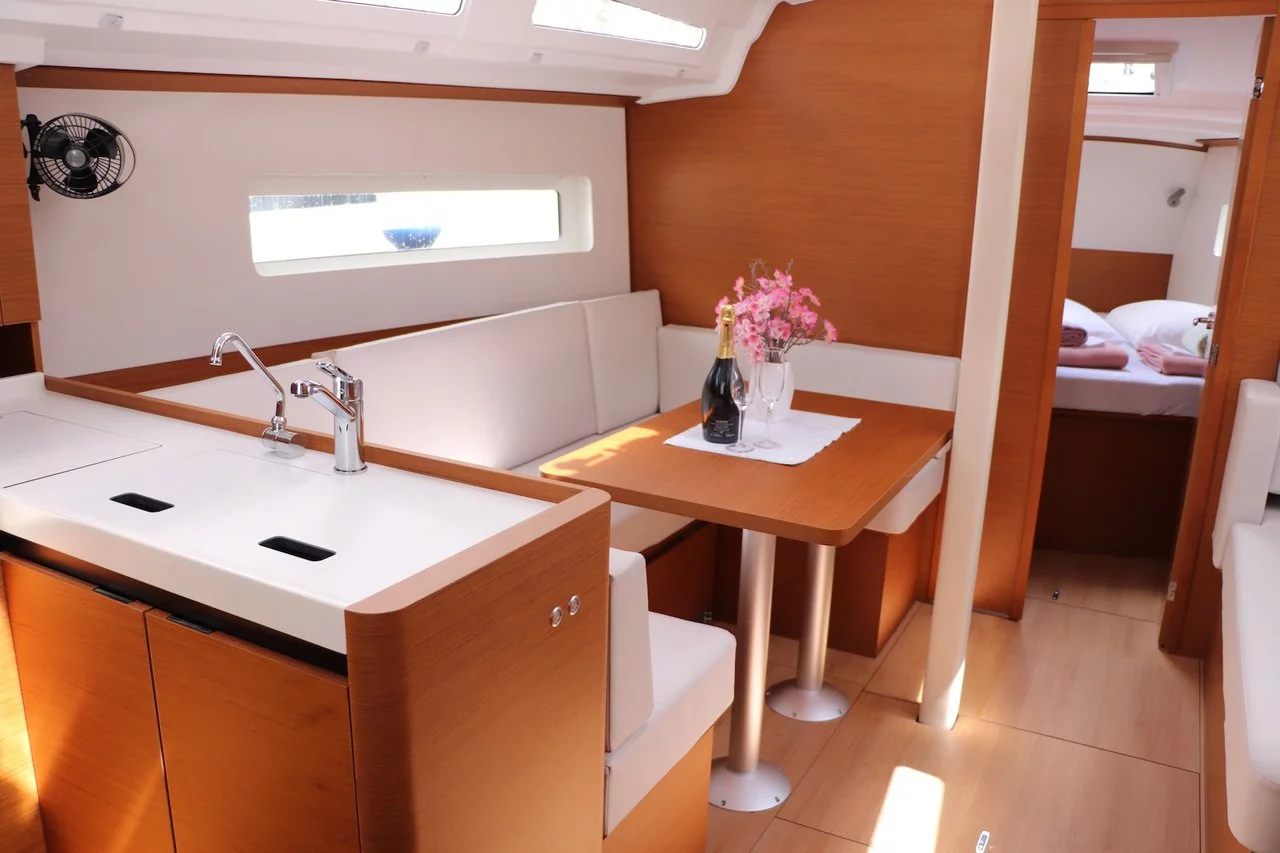 Sun Odyssey 380 (Bura Kiss)  - 5