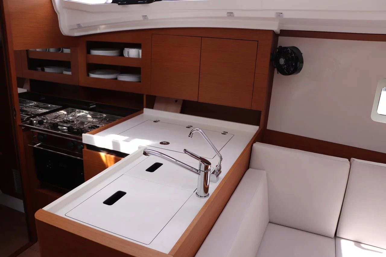 Sun Odyssey 380 (Bura Kiss)  - 6