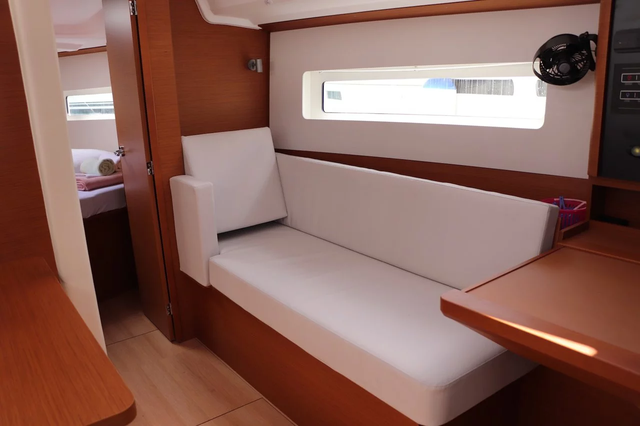 Sun Odyssey 380 (Bura Kiss)  - 7