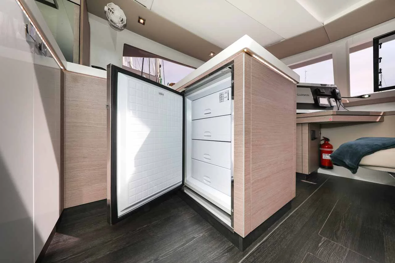 Fountaine Pajot Astrea 42 - 4 + 1 cab. (Ariel)  - 14