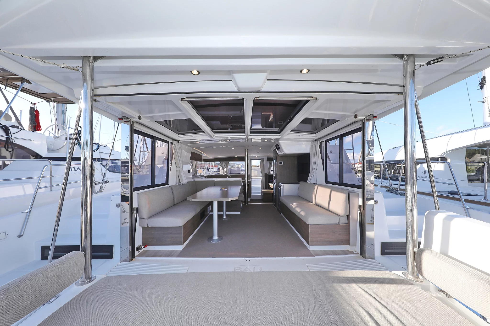 Bali 4.2 - 4 + 1 cab. (Open Office)  - 4
