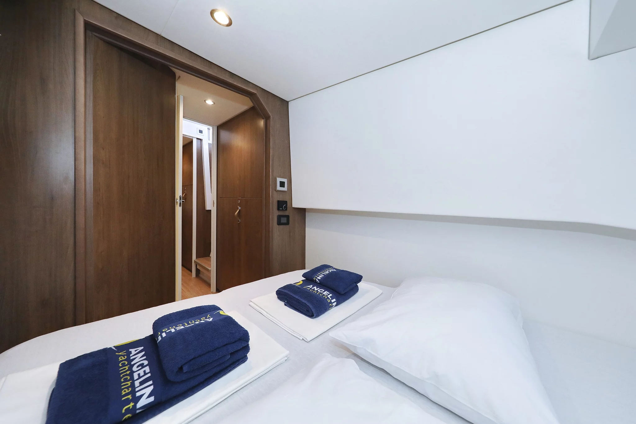 Bali 4.2 - 4 + 1 cab. (Open Office)  - 24
