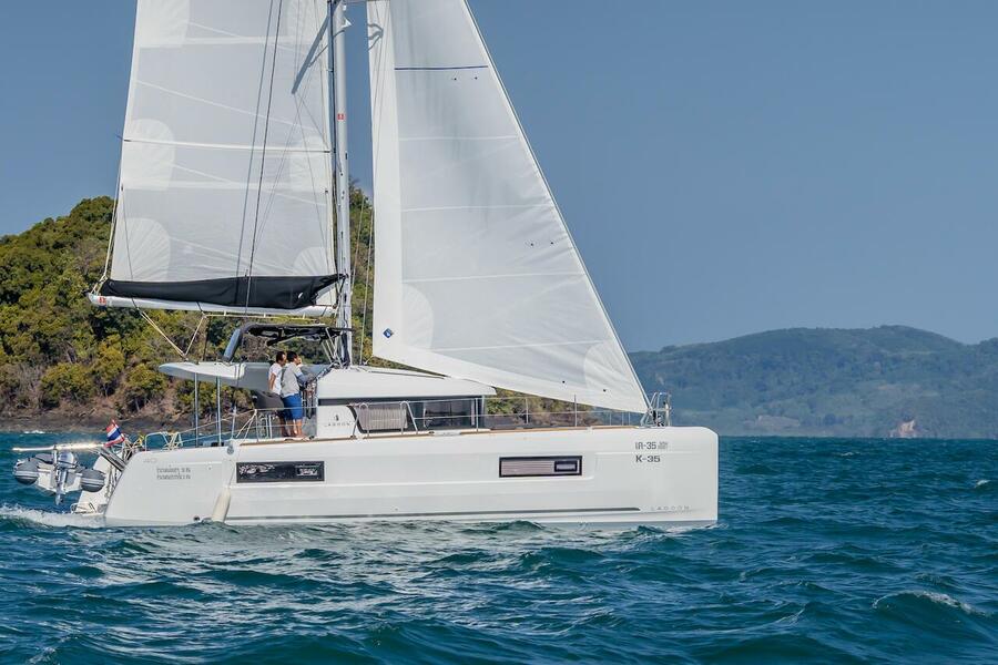 Lagoon 40 - 4 + 2 cab — photo 4