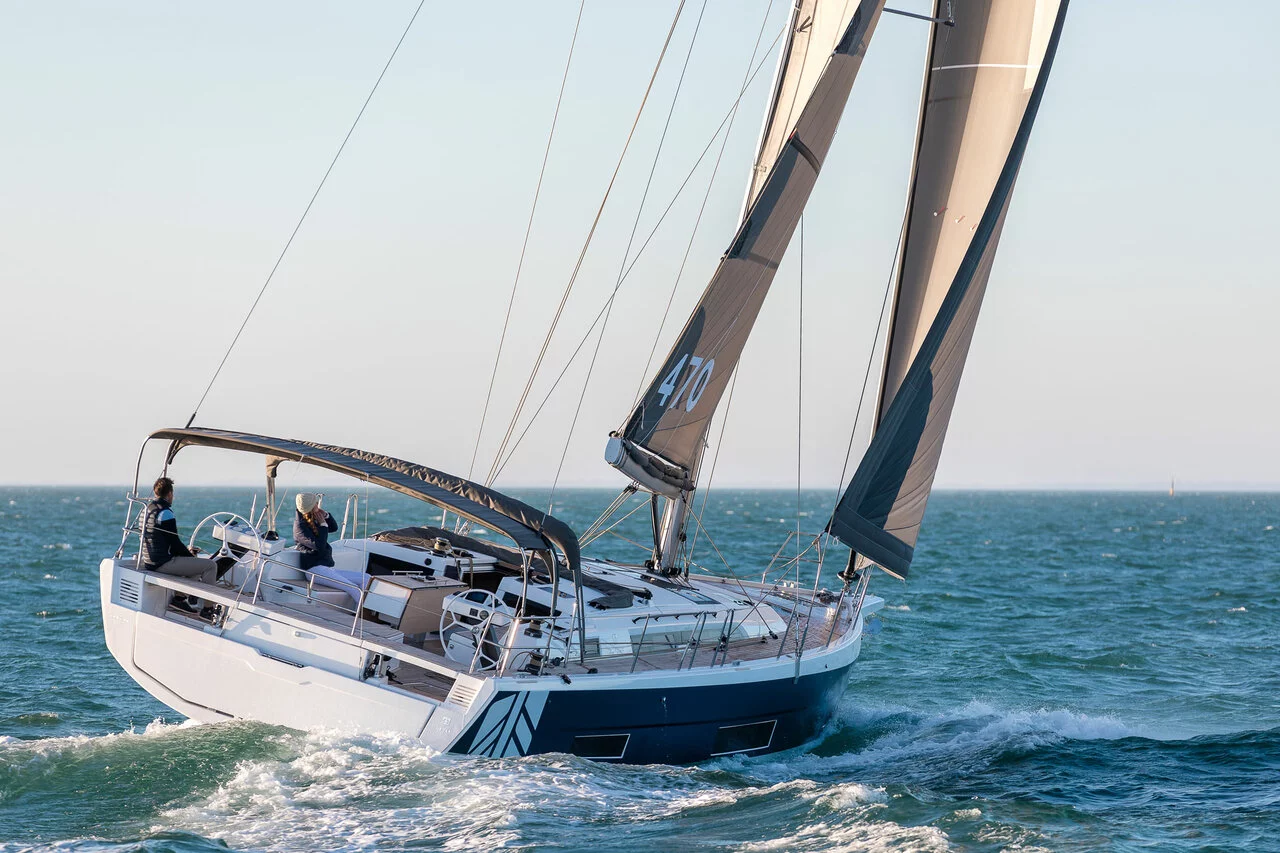 Dufour 470 - 4 + 1 cab. (Aqua Azzurro)  - 2
