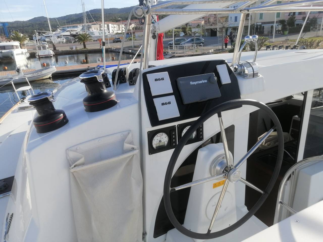 Photo #1 - Lagoon 380 - 4 + 2 cab. (Arcane) in Bas du fort - 37079
