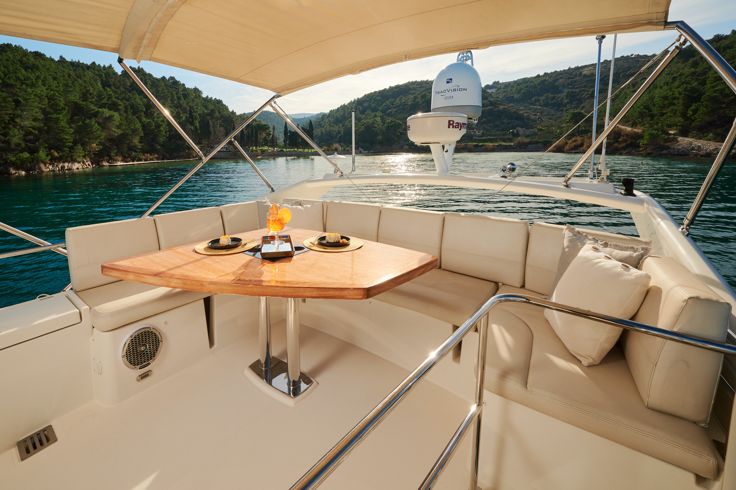 Photo #5 - Prestige 550 Flybridge (Rock) in Podstrana - 37123