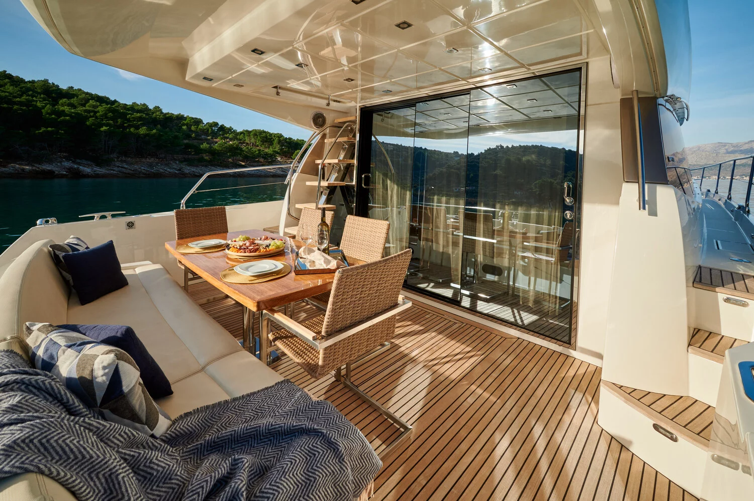 Prestige 550 Flybridge (Rock)  - 8