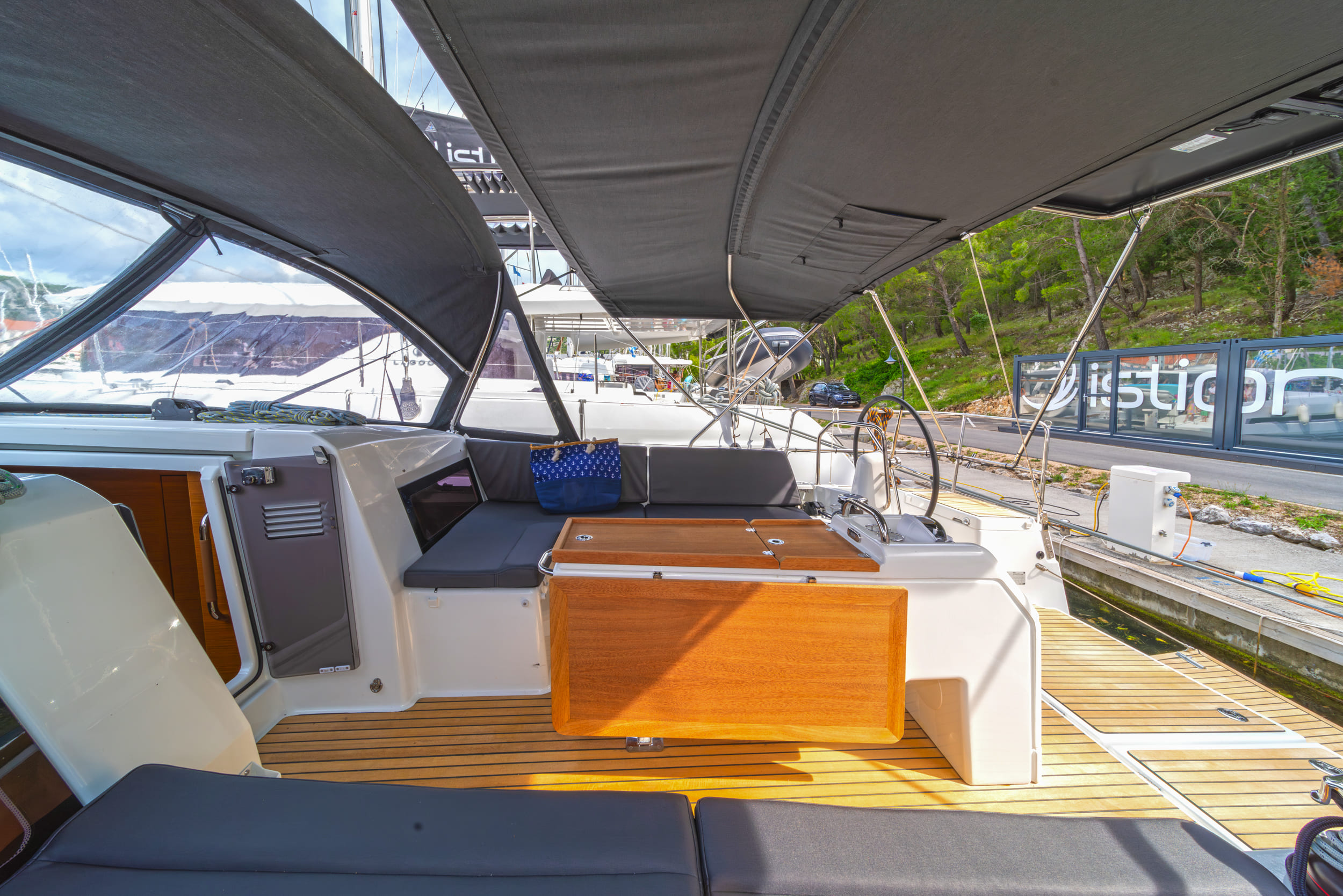 Sun Odyssey 490 - 5 + 1 cab. — photo 10