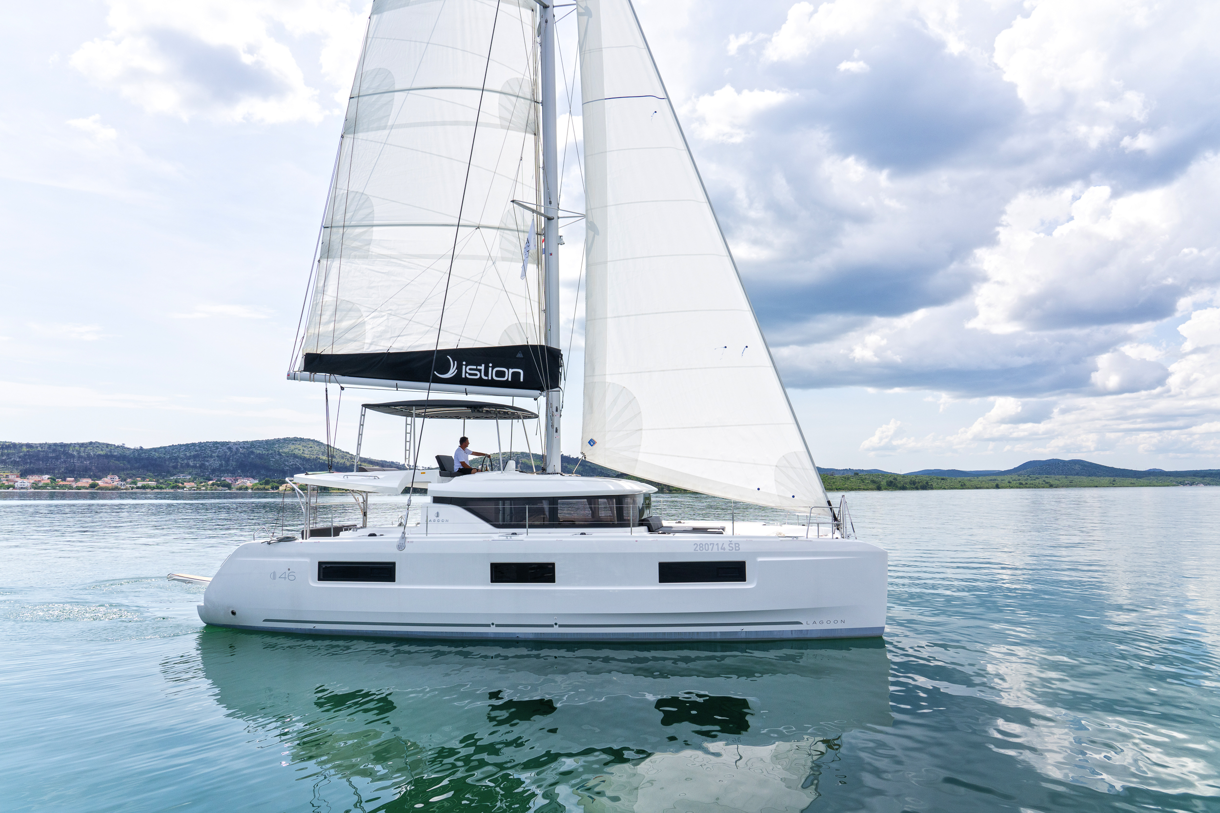 Lagoon 46 - 4 + 2 cab. — photo 1
