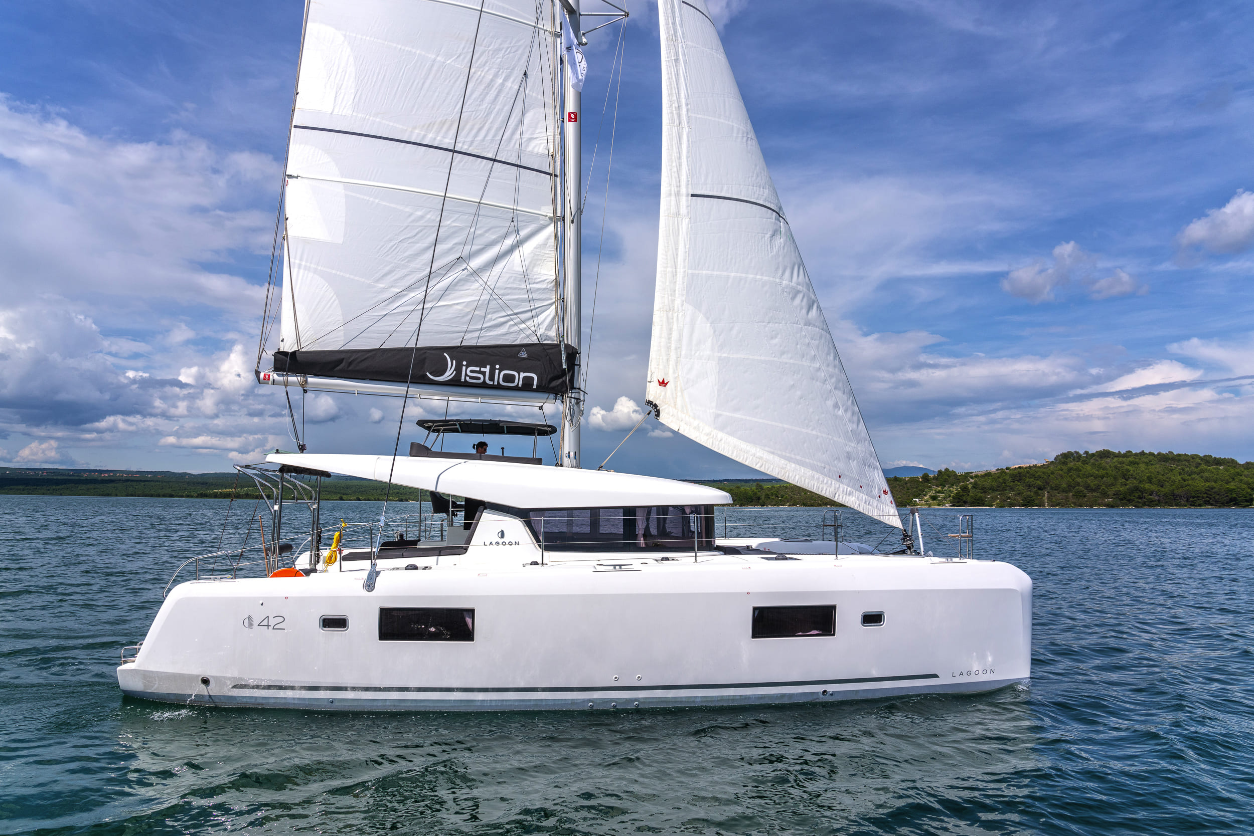 Lagoon 42 - 4 + 2 cab. — photo 1