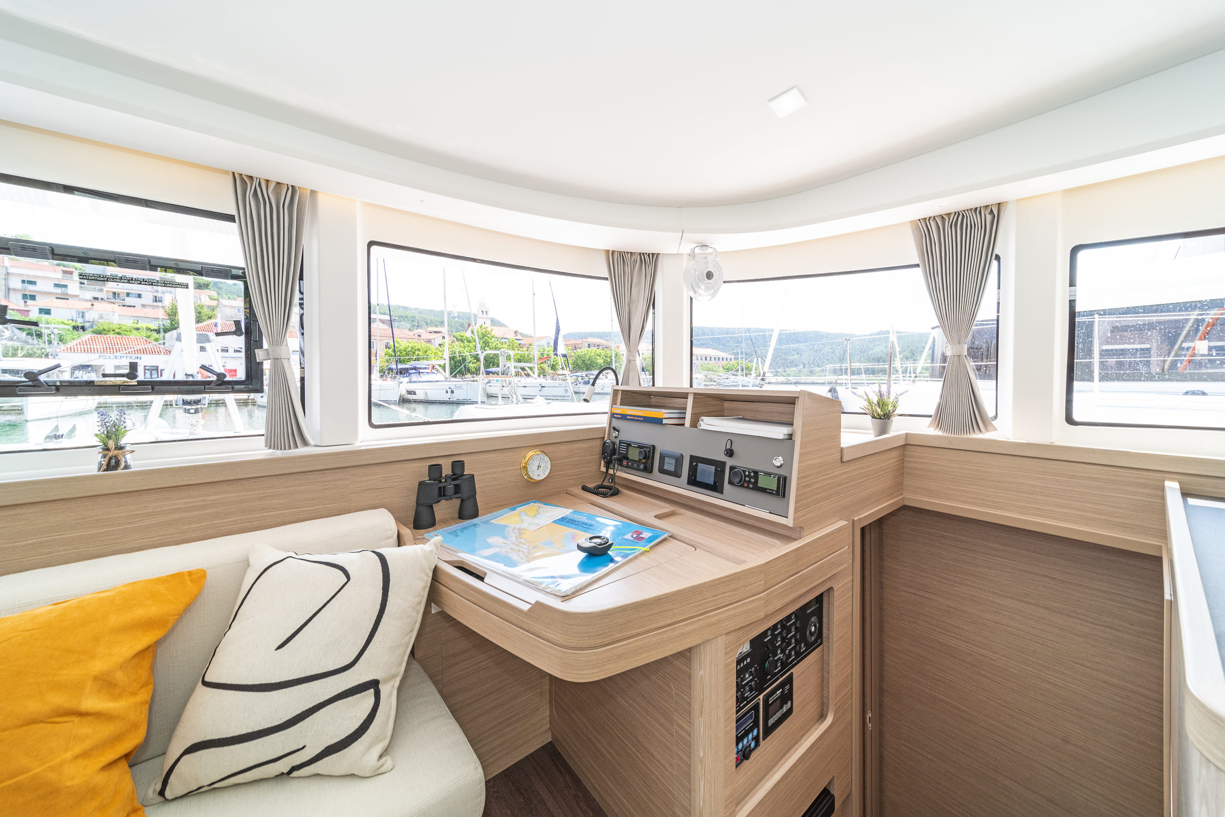 Lagoon 42 - 4 + 2 cab. — photo 13