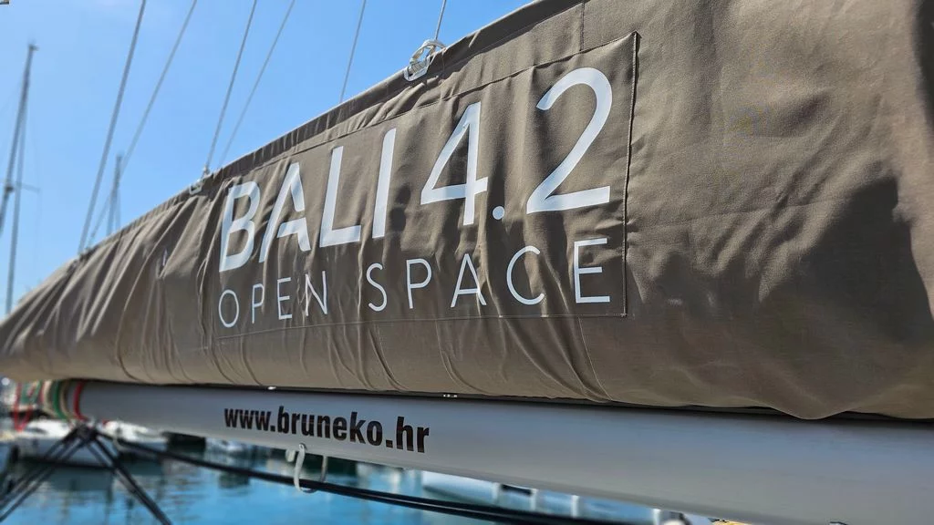 Bali 4.2 - 4 + 1 cab. (Stairway To Heaven)  - 25