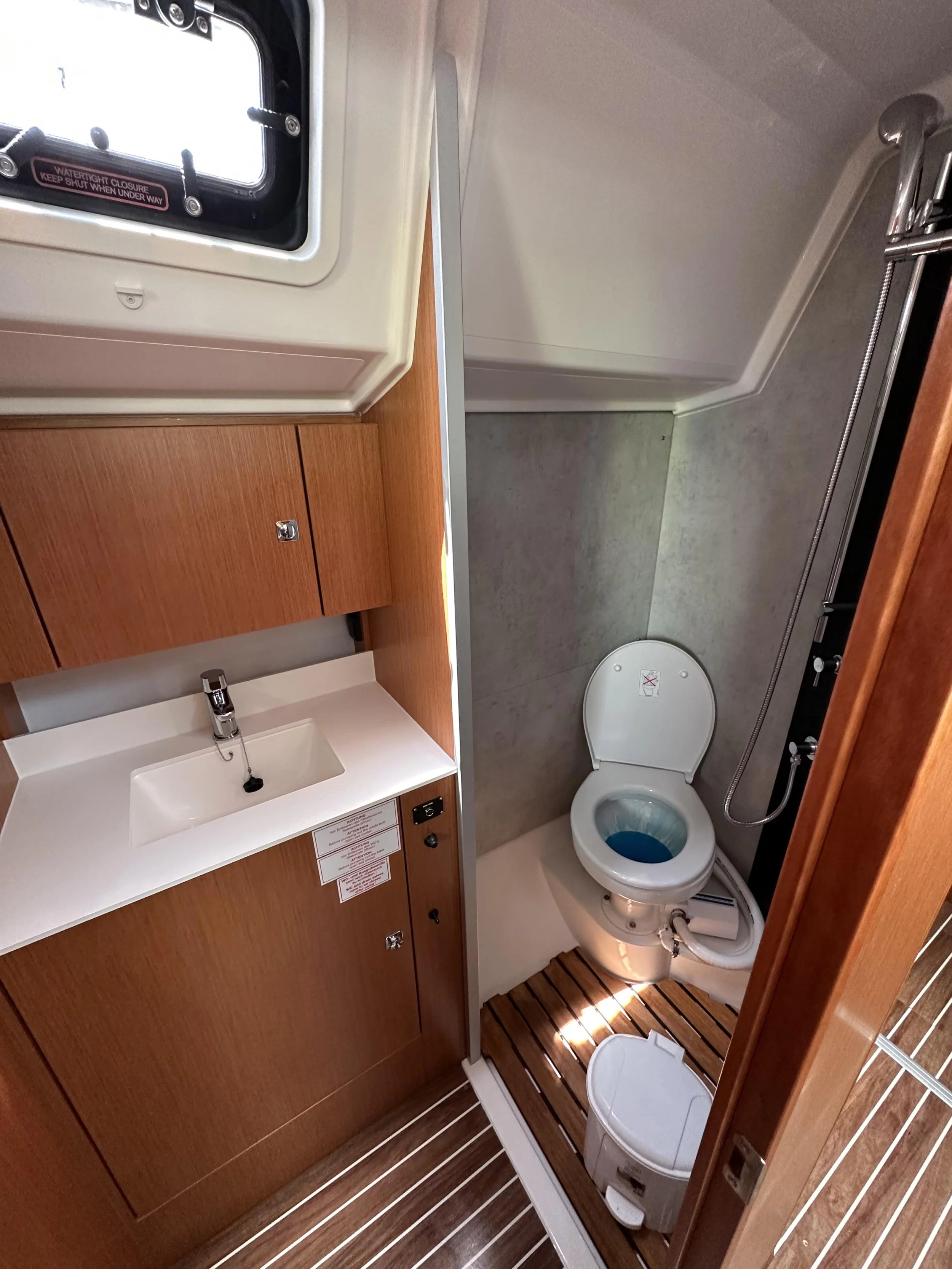 Bavaria C42 (Leopard)  - 16