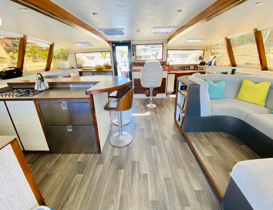 Sea-Tribe DH550 (Valerie)  - 1