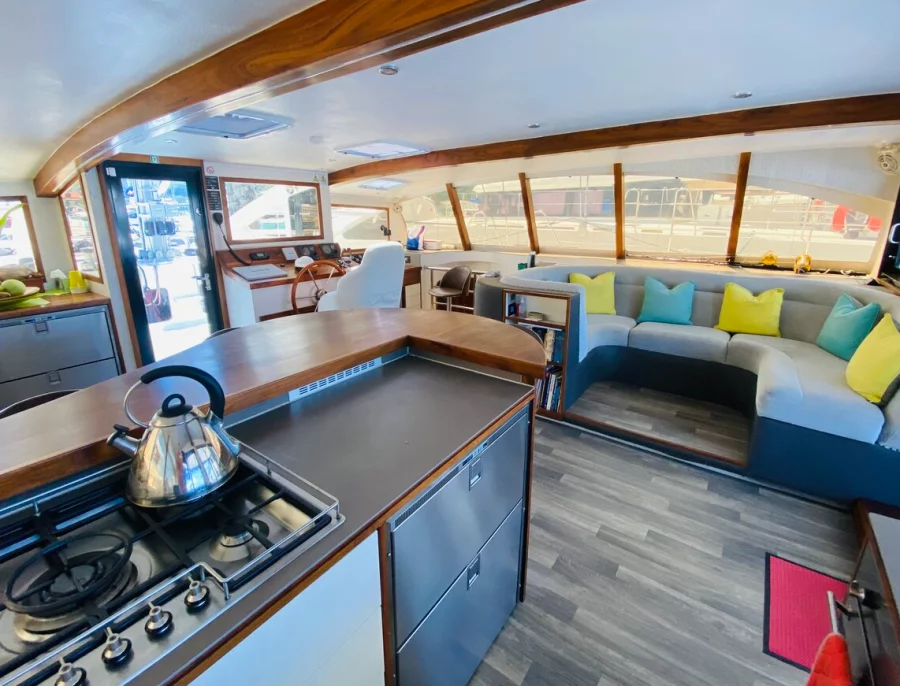 Sea-Tribe DH550 (Valerie)  - 2