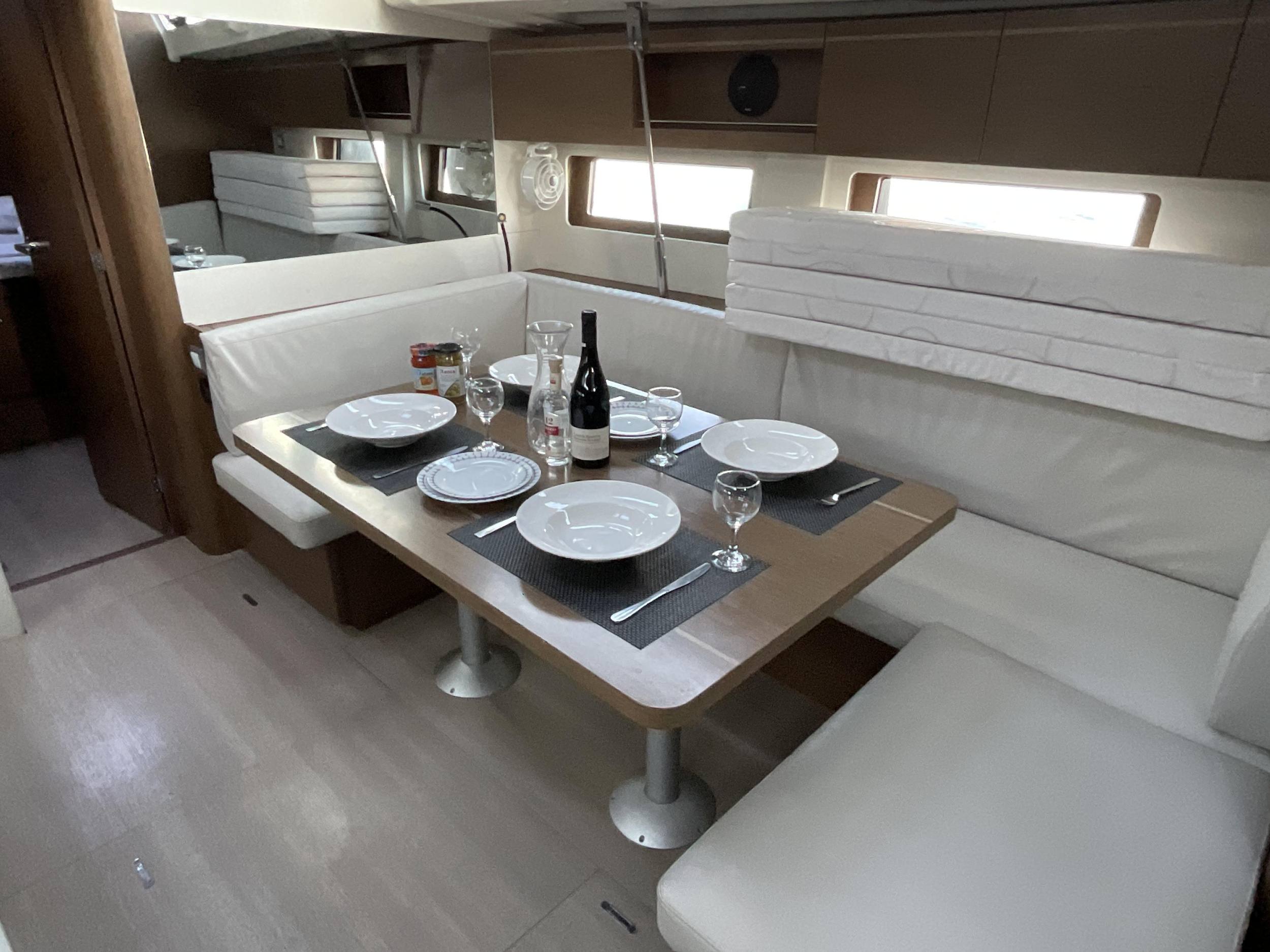 Photo #4 - Oceanis 51.1 - 5 + 1 cab. (Retsina) in Lefkada - 37200
