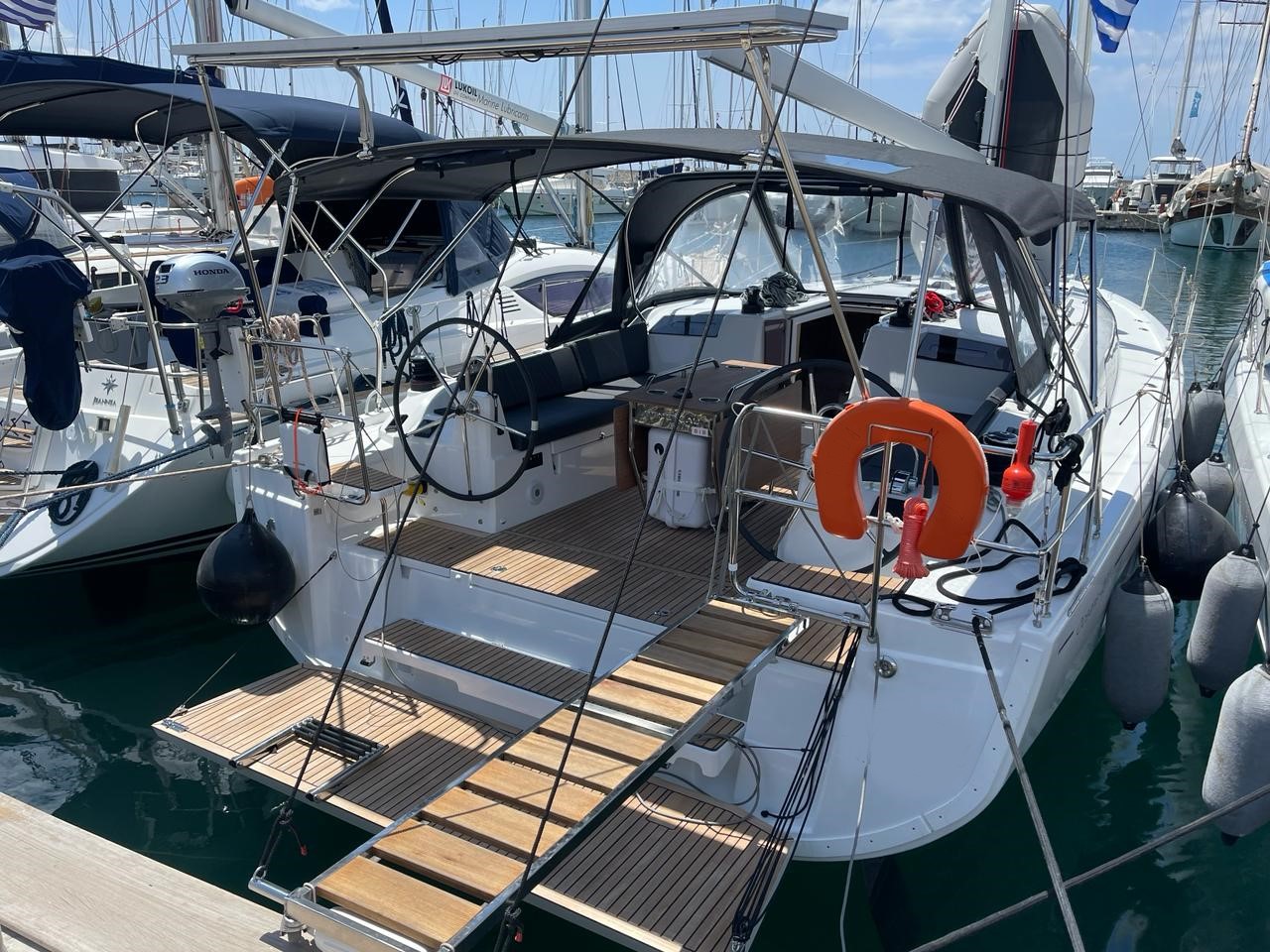 Photo #4 - Oceanis 40.1 (Neda) en Athènes - 37218