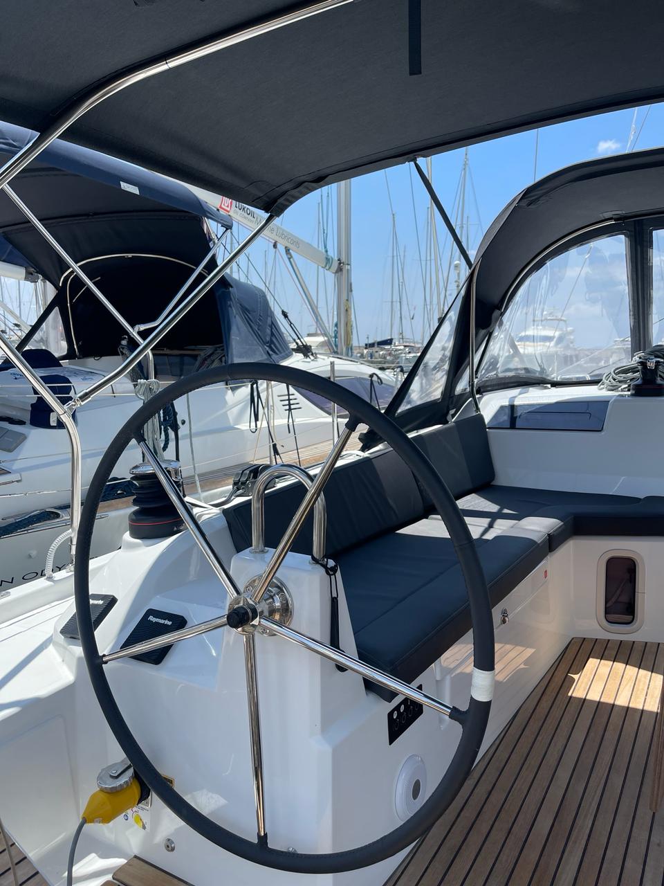 Photo #7 - Oceanis 40.1 (Neda) en Athènes - 37218