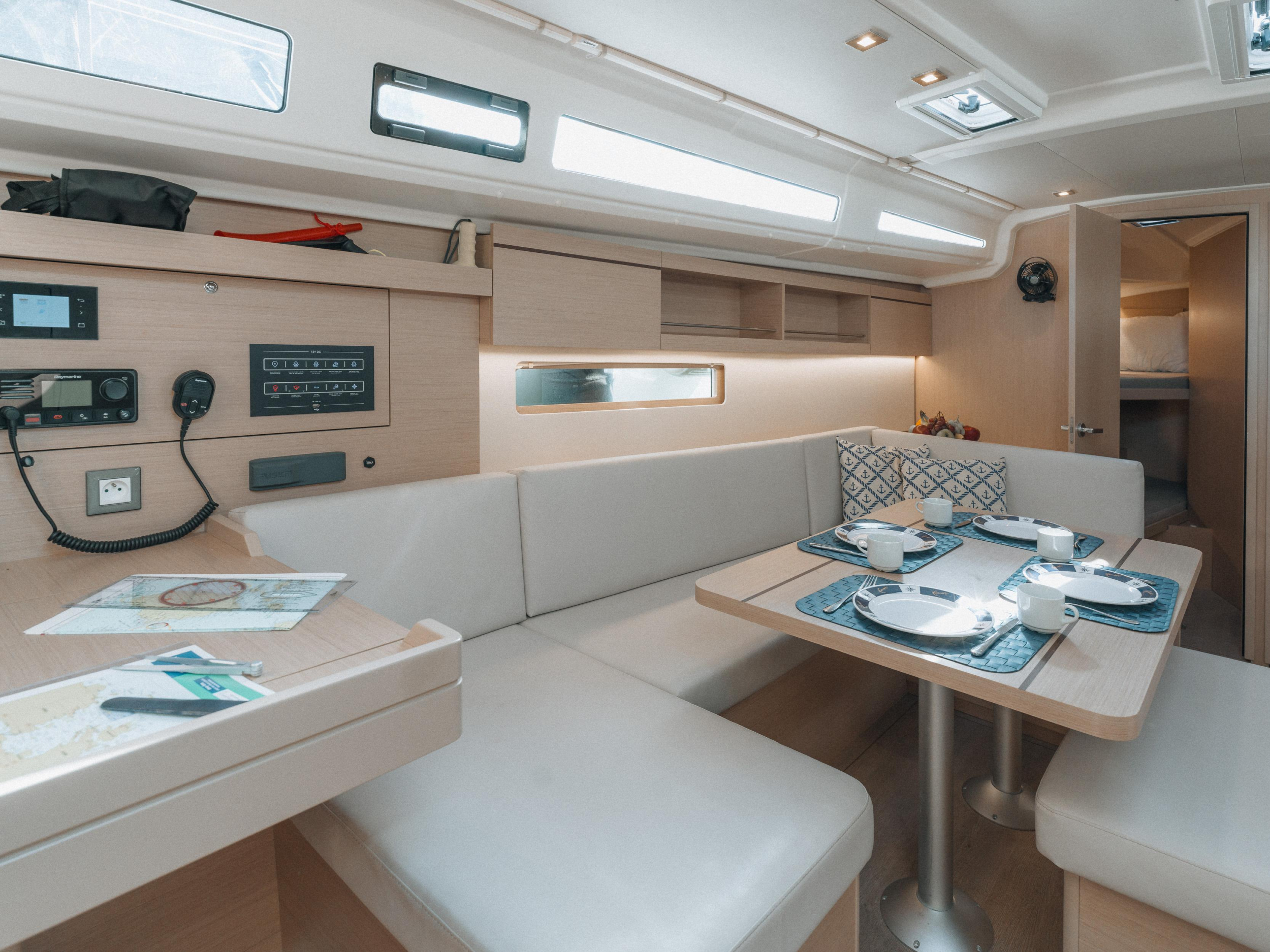 Photo #11 - Oceanis 40.1 (Neda) en Athènes - 37218