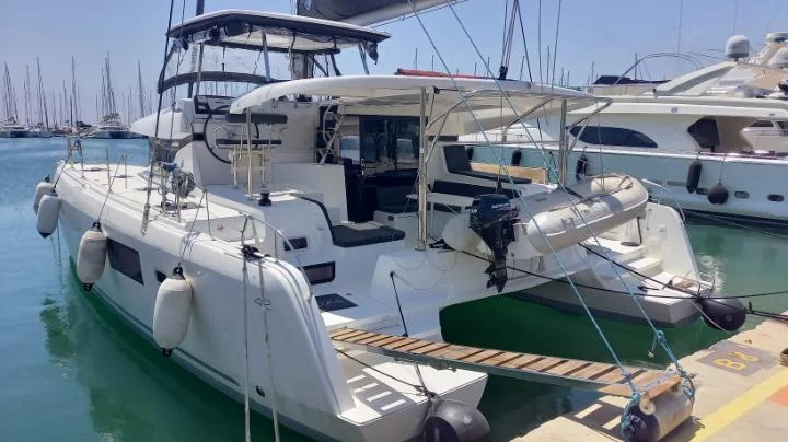 LAGOON 42 (HOA)  - 55