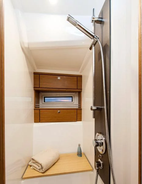 Bavaria Cruiser 56 - 5 + 1 cab. (Anassa)  - 8