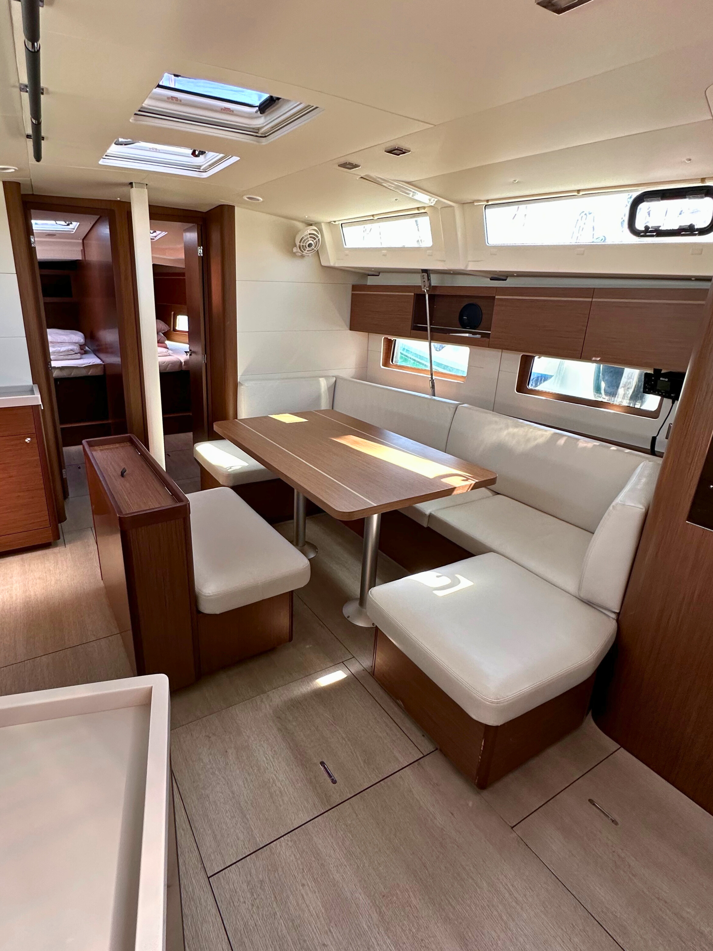 Photo #8 - Oceanis 46.1 (Ilia) in Athen - 37341