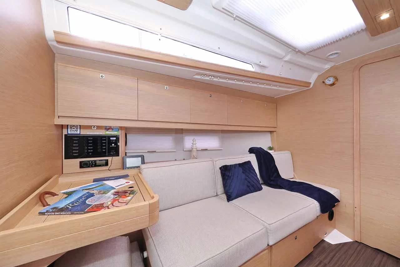 Dufour 390 (Free Spirit)  - 13