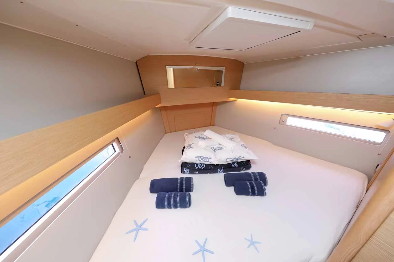 Dufour 390 (Free Spirit)  - 18