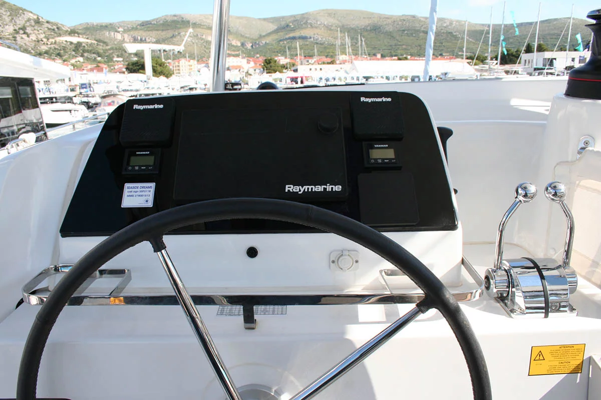 Lagoon 42 - 4 + 2 cab. (Seaside dreams)  - 9