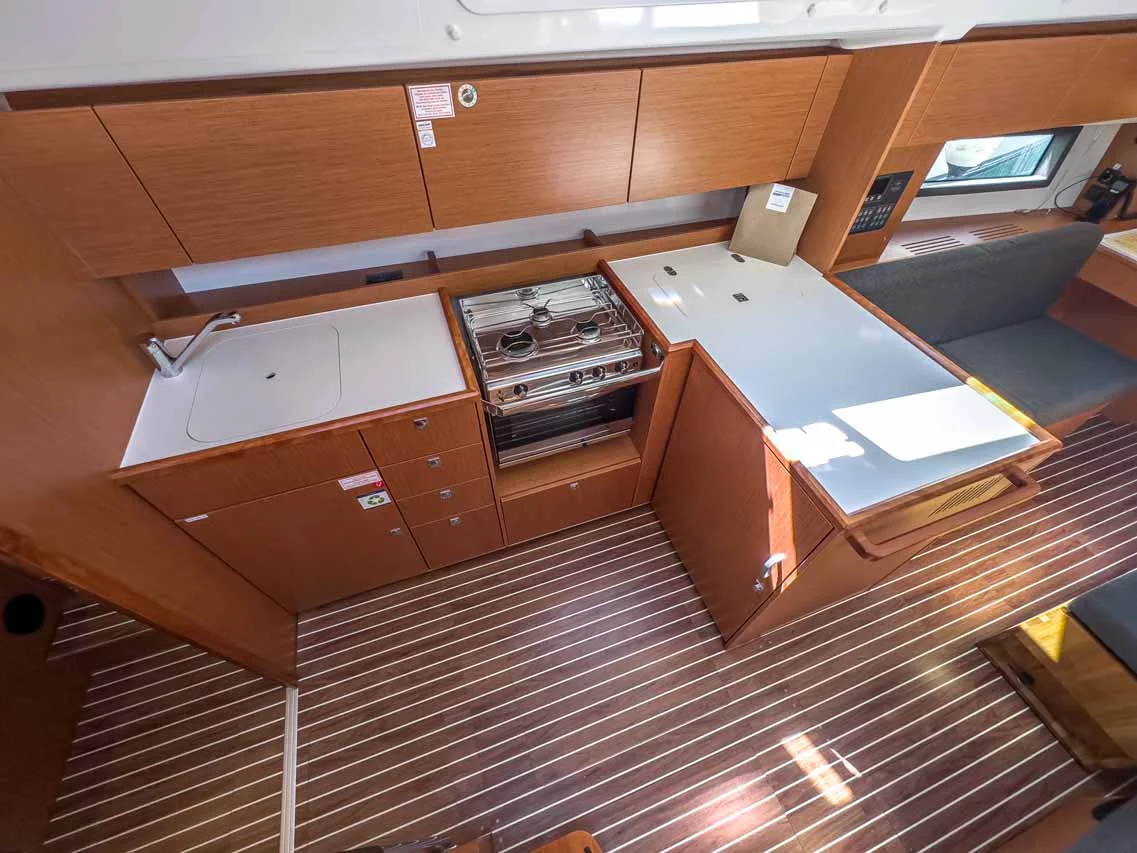 Bavaria C42 (Fräulein Nora)  - 11
