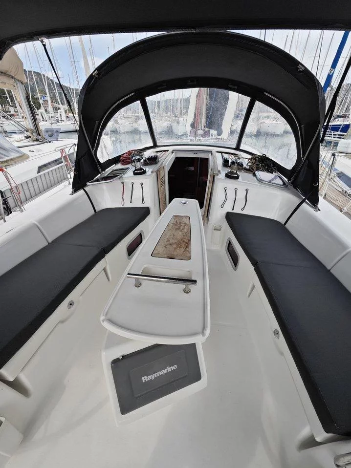 Oceanis 43 Family - 4 cab. (Lilium)  - 4