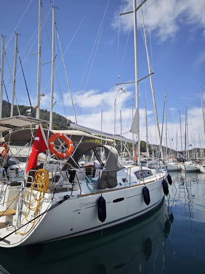 Oceanis 40 (Violet)  - 2
