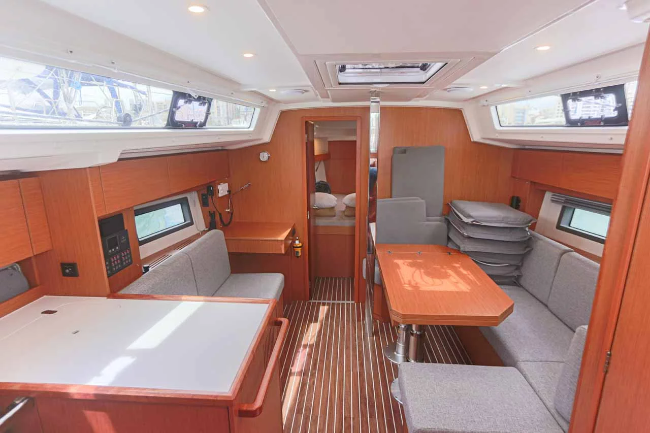 Bavaria C38 (Cloud Rider)  - 5