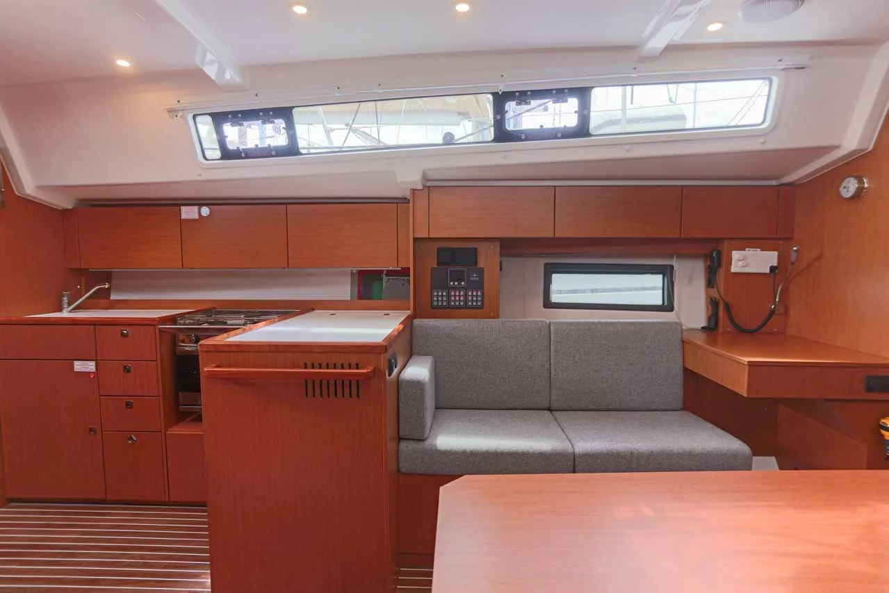 Bavaria C38 (Cloud Rider)  - 8