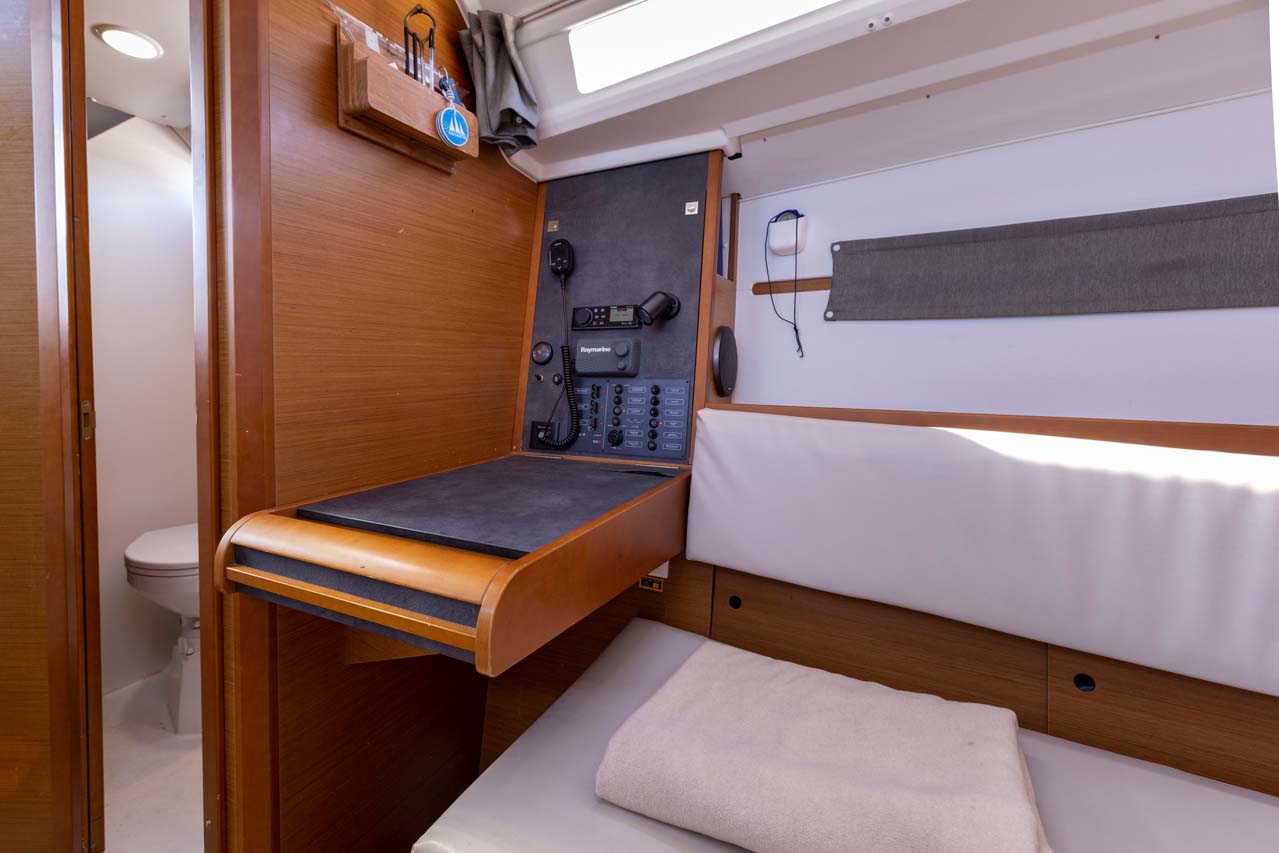 Photo #11 - Sun Odyssey 349 - 2 cab. (In The Mood) in Marina dell'Isola - 37481
