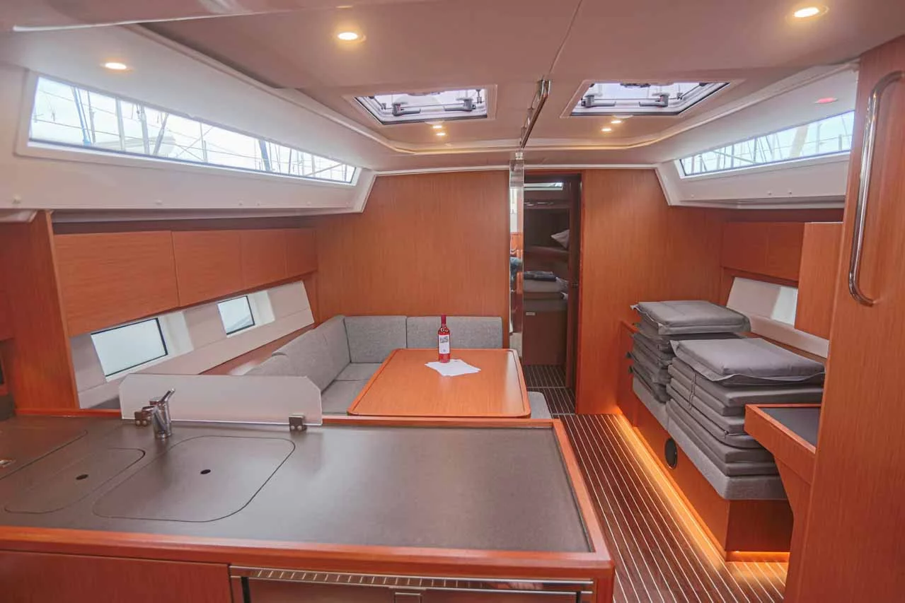 Bavaria C45 - 4 cab. (Black Velvet)  - 7