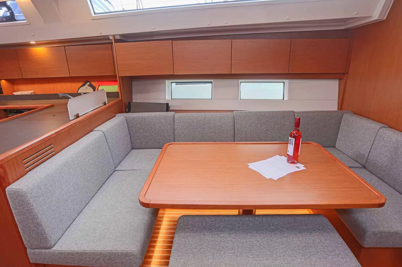 Bavaria C45 - 4 cab. (Black Velvet)  - 8