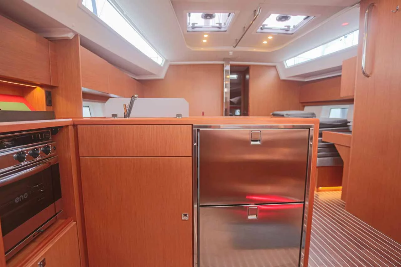 Bavaria C45 - 4 cab. (Black Velvet)  - 12